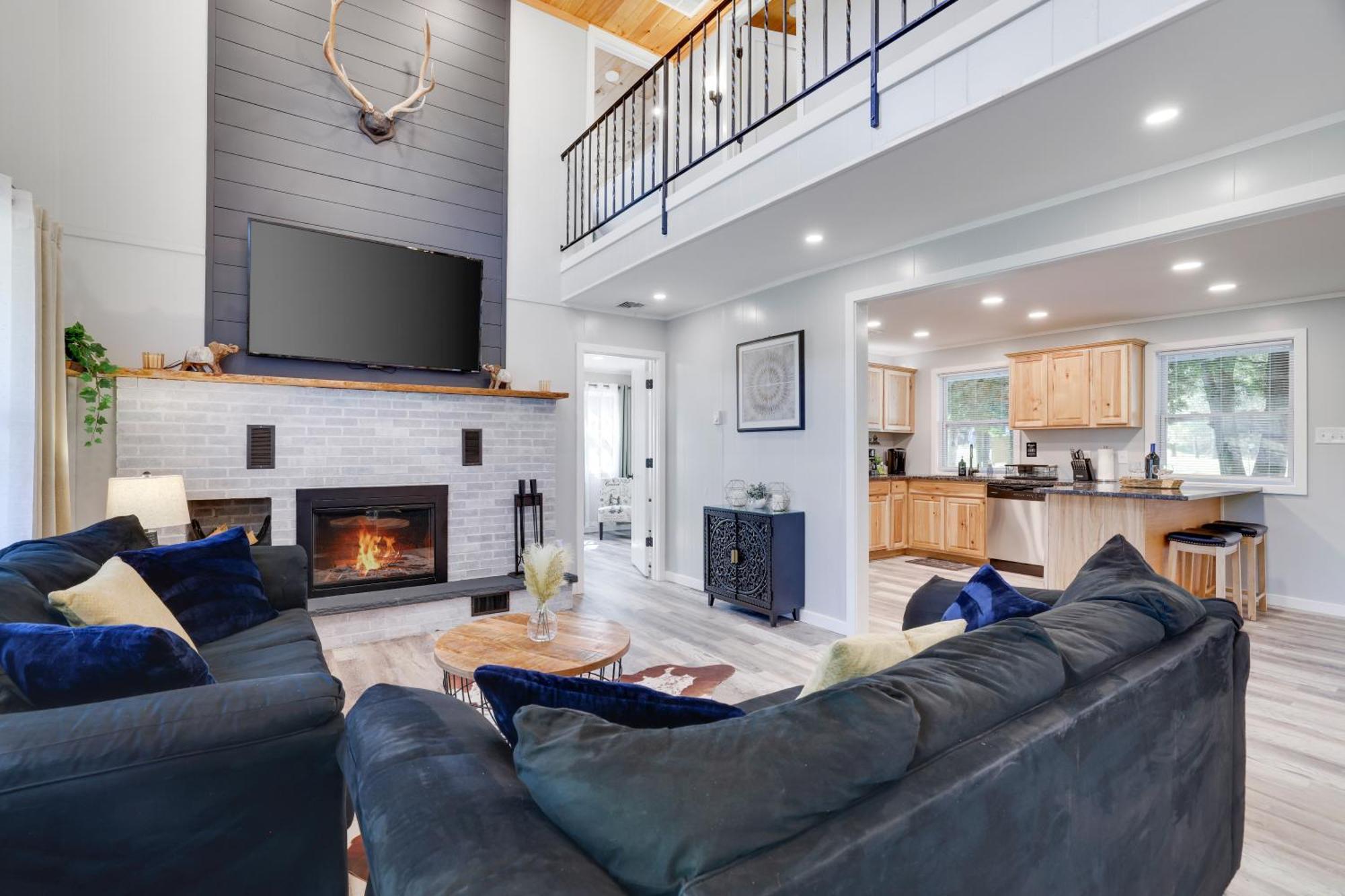 Poconos Brand New Lakefront Oasis 1 Acre, Hottub Gameroom Firepits Talk About Privacy Albrightsville Zewnętrze zdjęcie