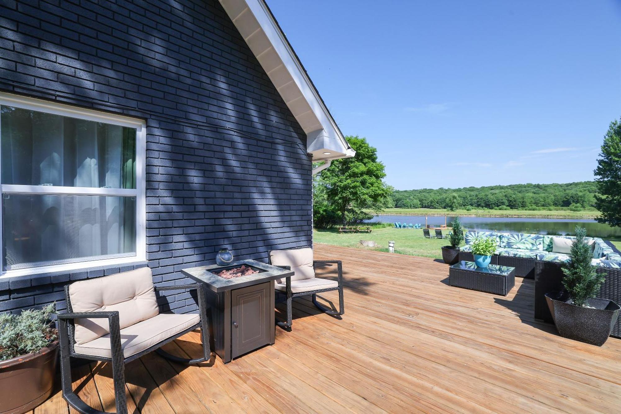 Poconos Brand New Lakefront Oasis 1 Acre, Hottub Gameroom Firepits Talk About Privacy Albrightsville Zewnętrze zdjęcie